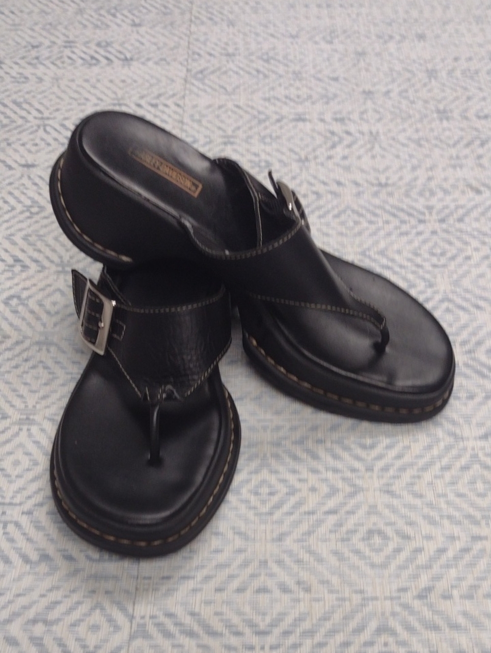 Harley-Davidson Black Leather Toe-Post Sandals with Buckle